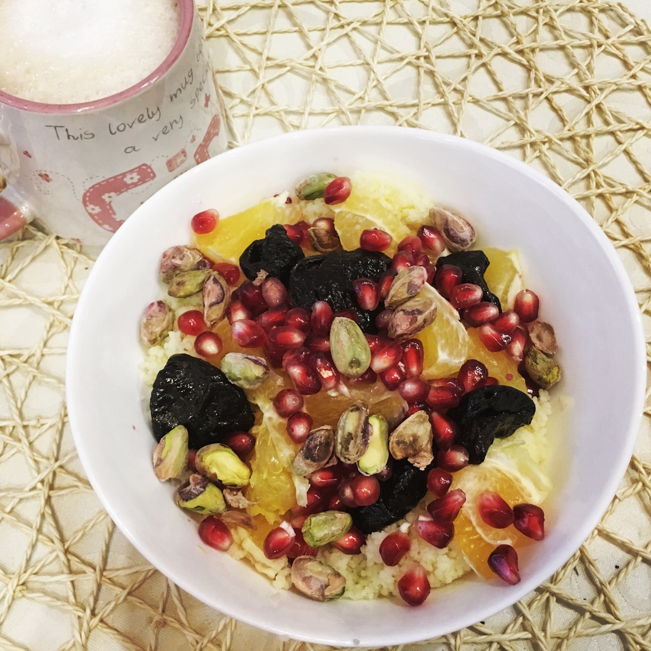 Кускус с апельсинами, гранатами и фисташками