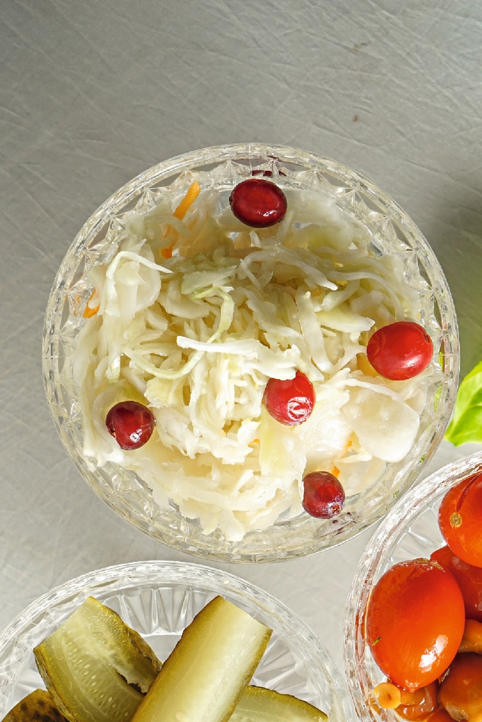 Квашеная капуста с луком и морковью