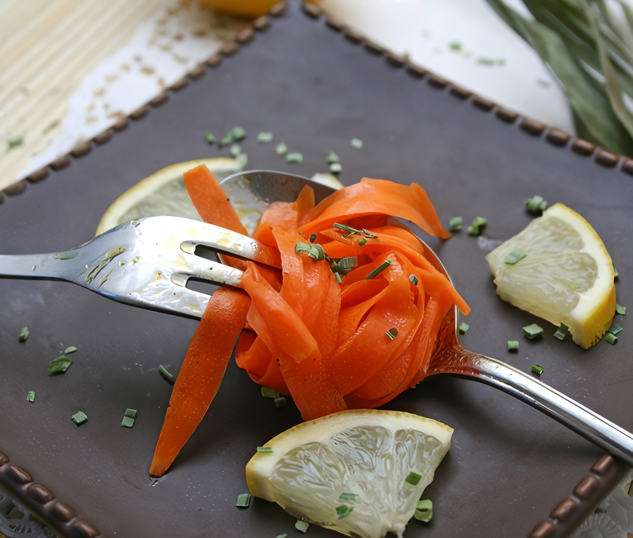 Лимонная морковь с зеленью