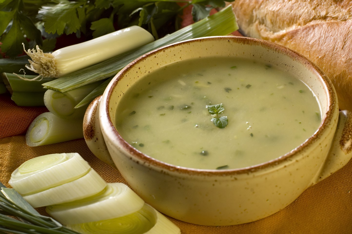 Луковый суп с моллюсками
