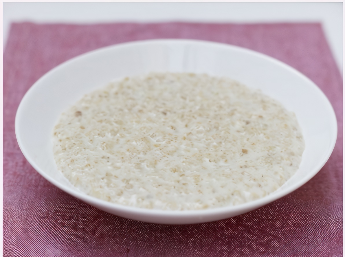 Овсяная каша с яблоками