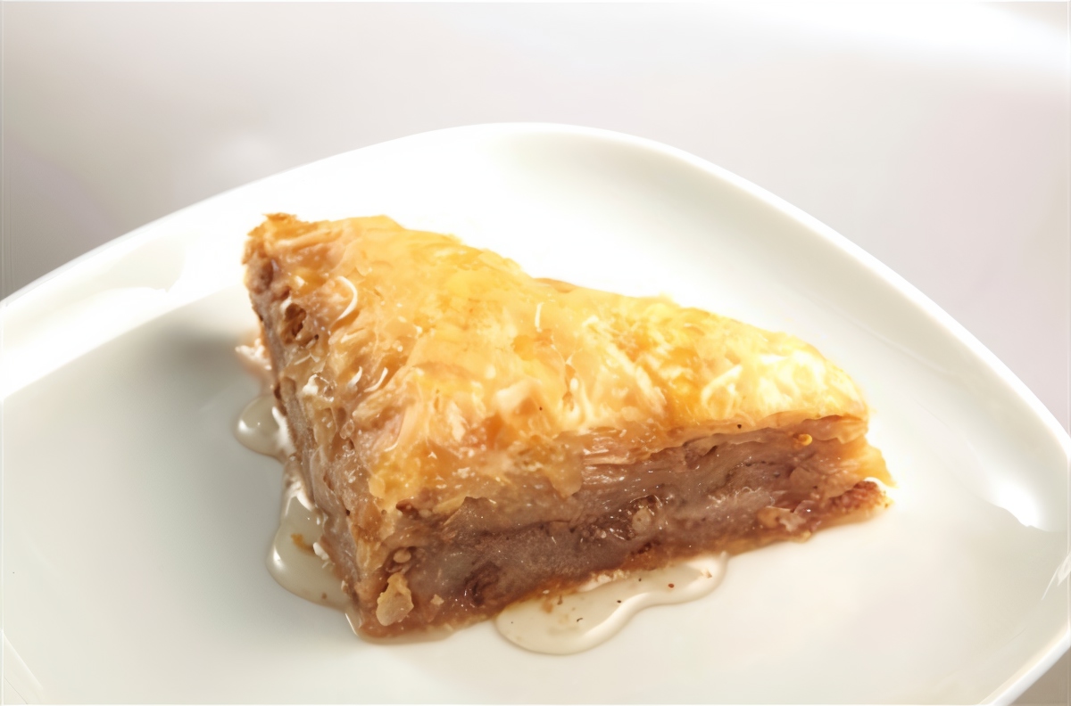 Пахлава с медом, грецкими орехами и кардамоном