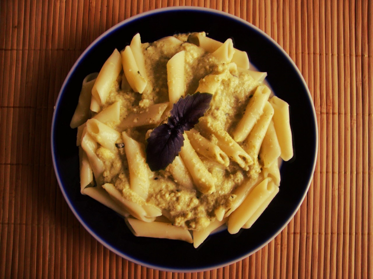 Пенне с нежным соусом из брокколи
