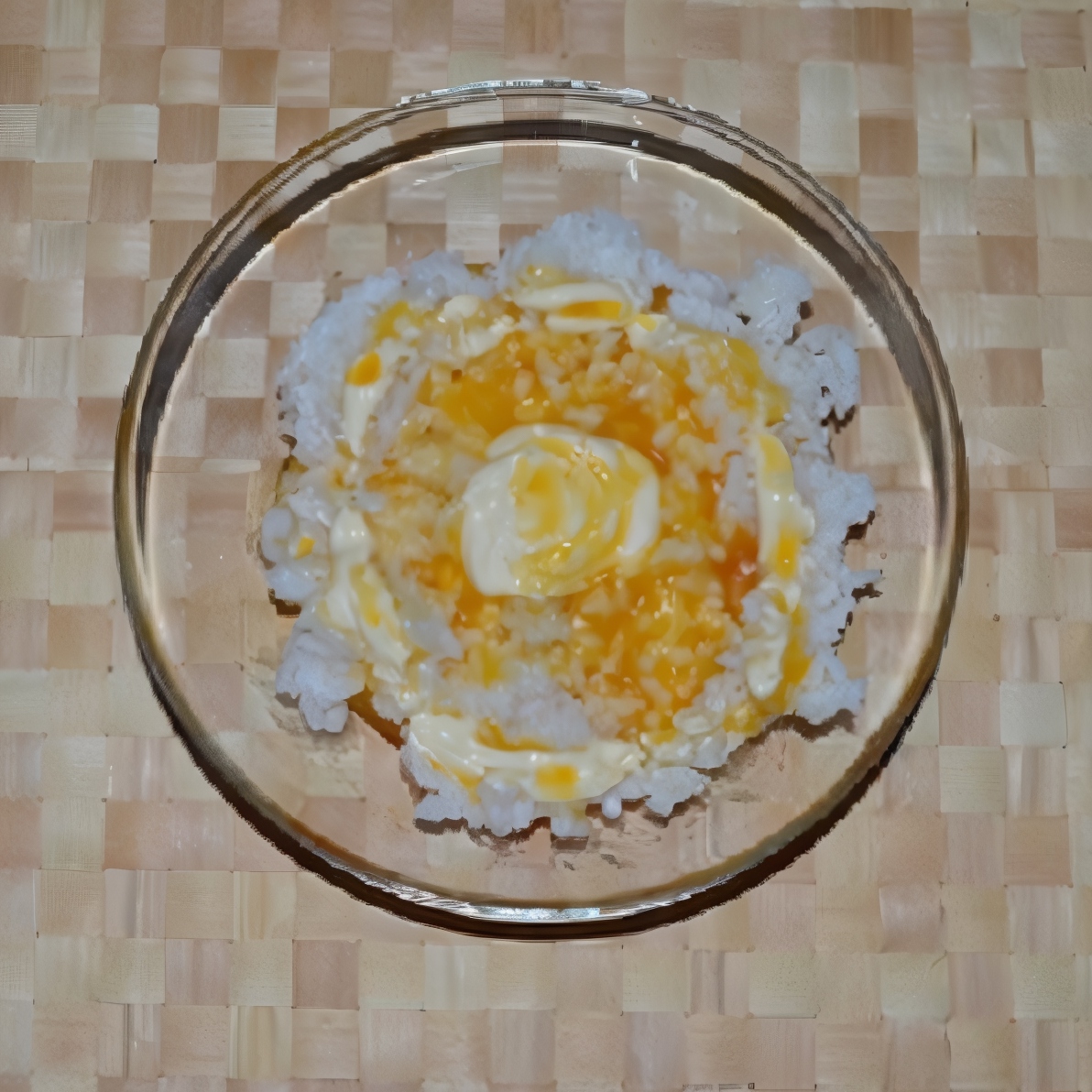 Рис с соусом из облепихового сиропа и майонеза