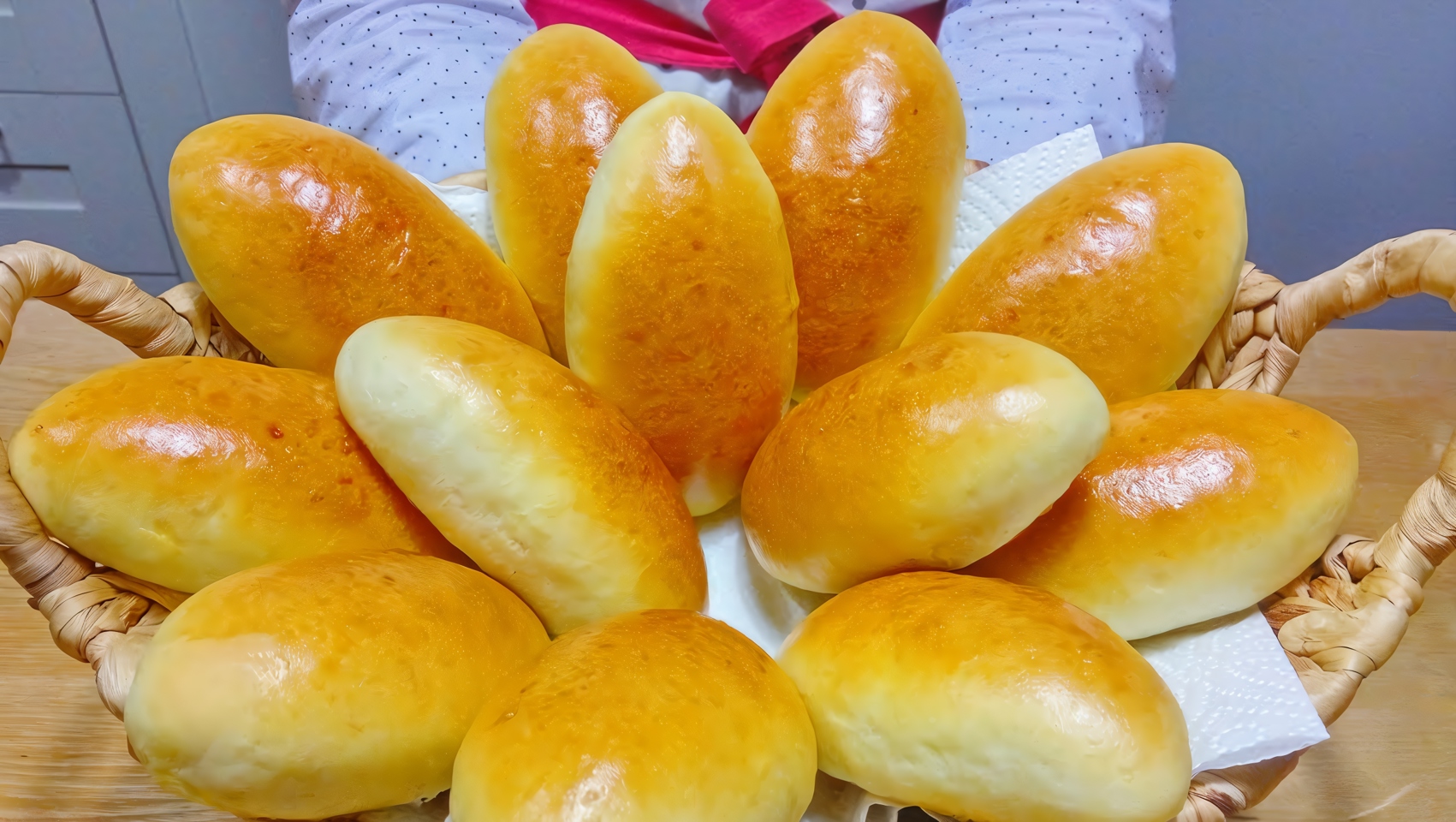Румяные пирожки с капустой