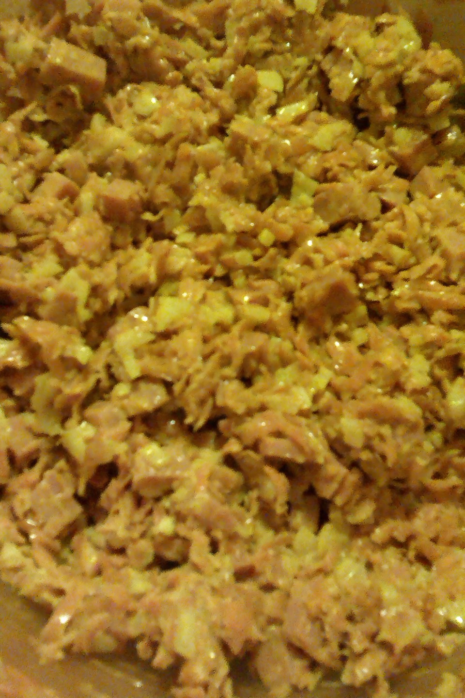 Салат из моркови и ветчины
