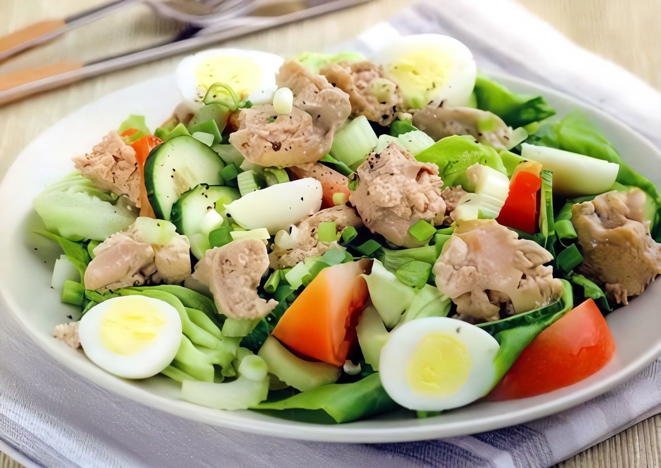 Салат из печени трески с овощами