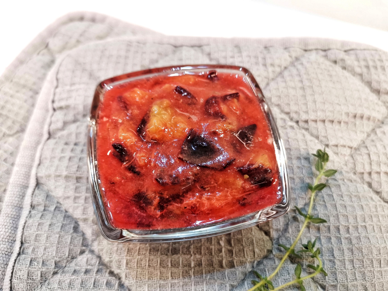 Сливовый соус с прованскими травами