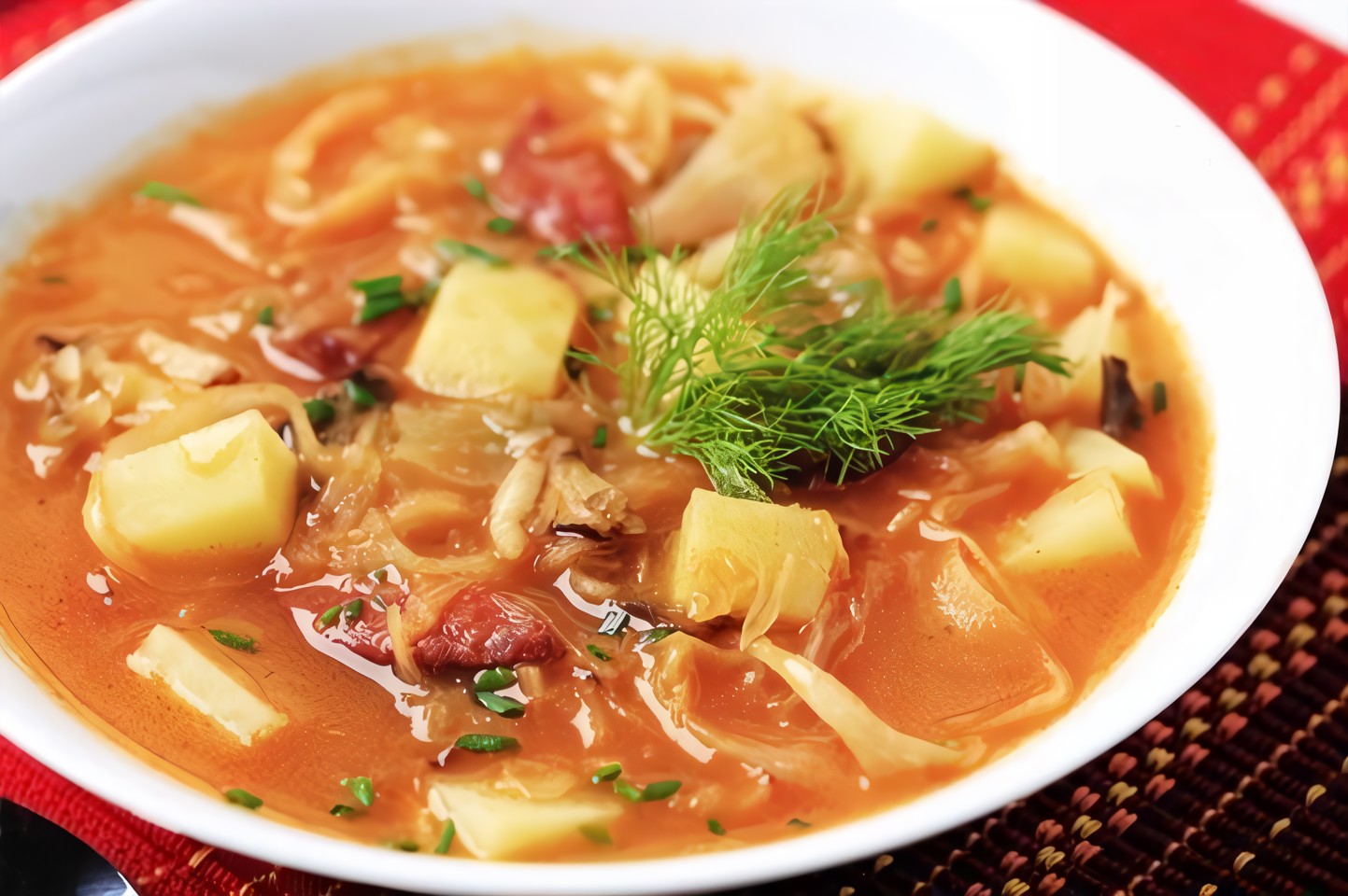 Суп из квашеной капусты с рисом и картофелем по-запорожски