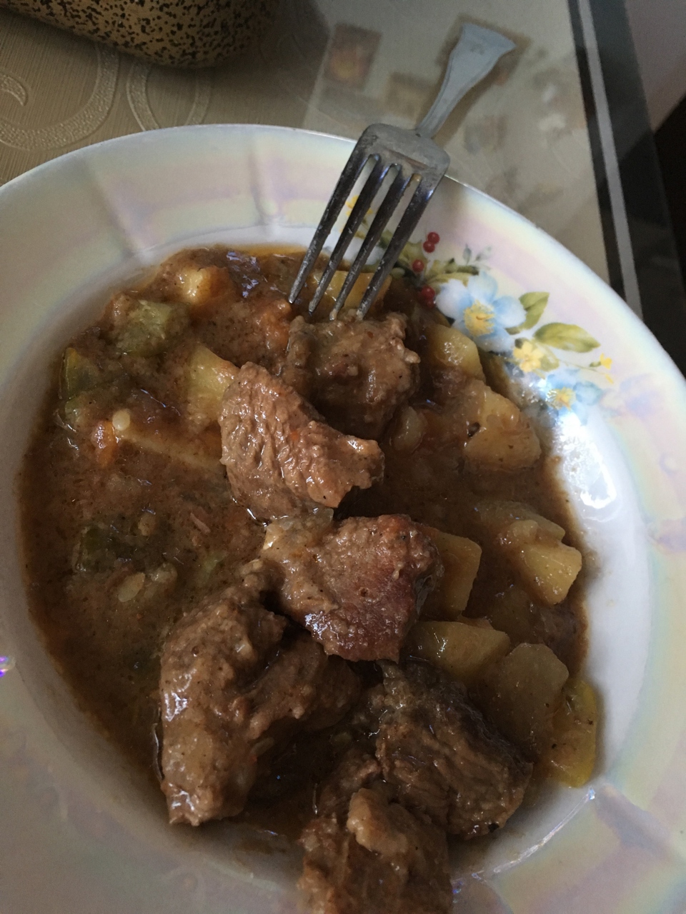 Тушеная говядина с овощами