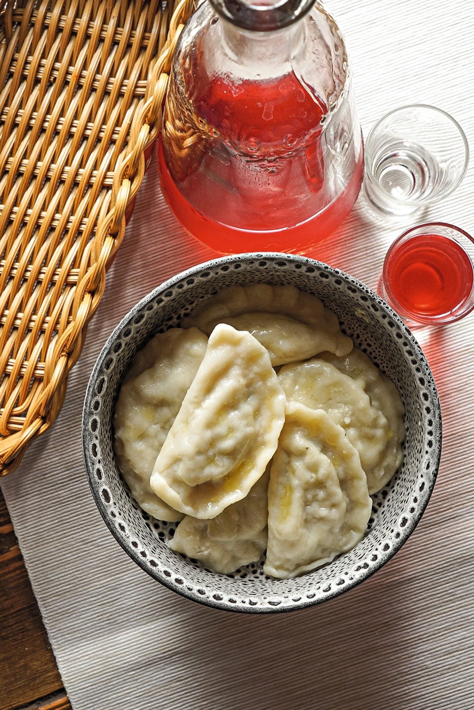 Вареники с картофелем, шампиньонами и вешенками