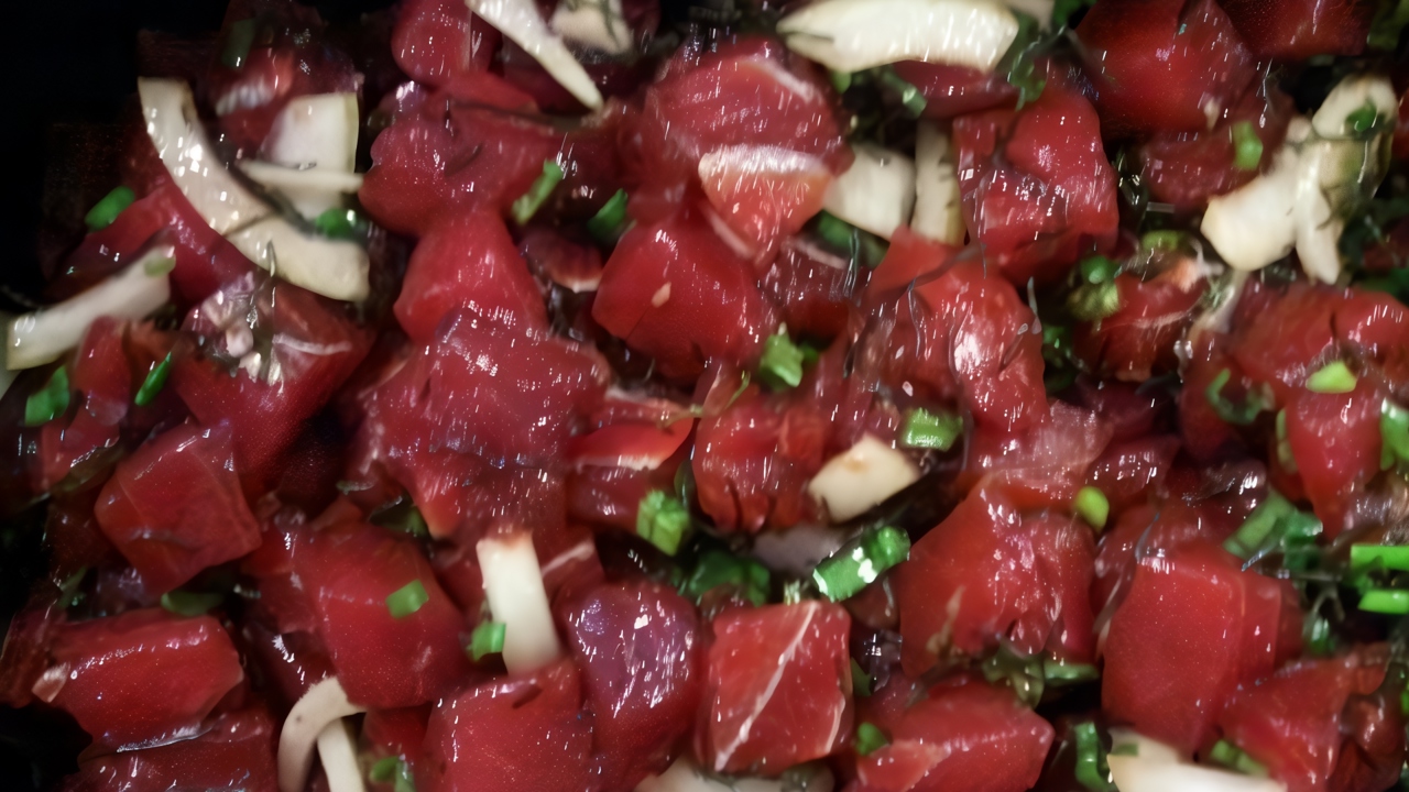 Гавайский тартар из тунца (Ahi poke)