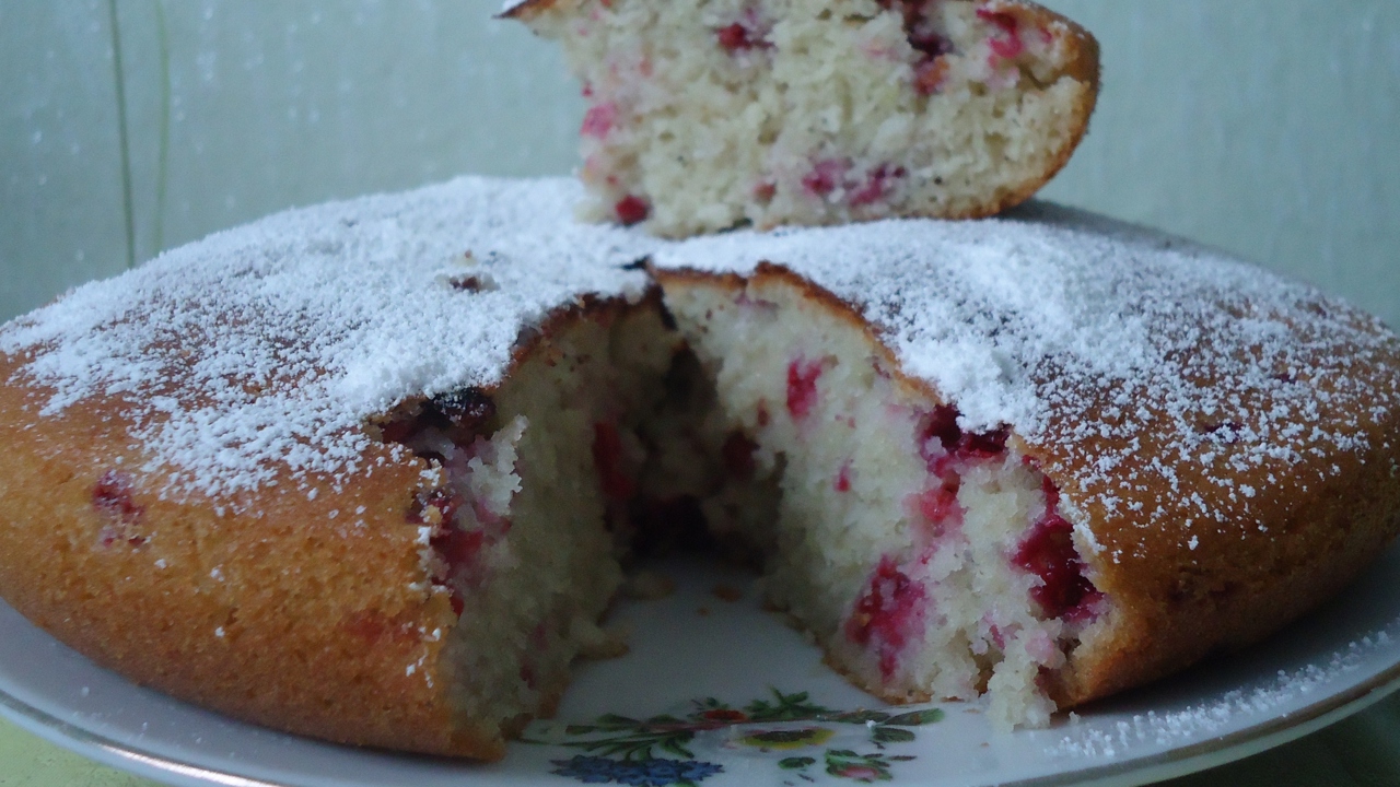 Манник с кефиром и брусникой рецепт – Русская кухня: Выпечка и десерты.  «Еда»