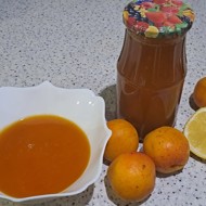 Абрикосовое варенье с лимонной цедрой