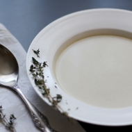 Белый суп с миндалем