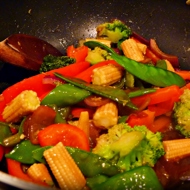 Быстрое овощное рагу с базиликом и чили