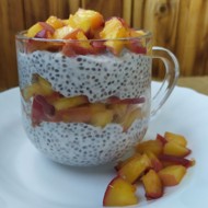 Чиа десерт с нектаринами