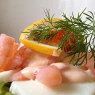 Датский открытый сэндвич (smørrebrød) с креветками