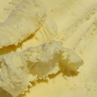 Домашнее сливочное мороженое с ванилью