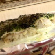 Филе белой рыбы, запеченное со шпинатом