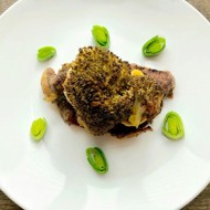 Говядина с брокколи и луком порей