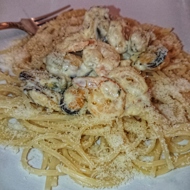 Итальянская паста с креветками и мидиями