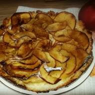 Яблочный пирог с сахарной пудрой