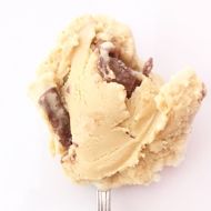 Карамельное мороженое с кусочками Snickers
