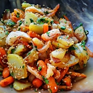 Картофель по-азиатски с креветками