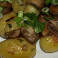 Картофель по-деревенски с грибами