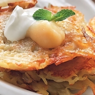 Картофельные оладьи латкес с яблочным соусом