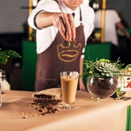 Кофейный коктейль на основе эспрессо со вкусом миндаля и пряника
