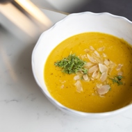Крем-суп из тыквы с миндалем