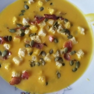 Крем-суп из тыквы с семечками