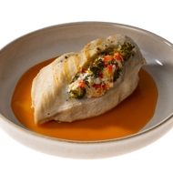 Куриная грудка на пару, фаршированная овощами, с мандариновым соусом