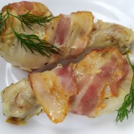Куриные ножки в беконе