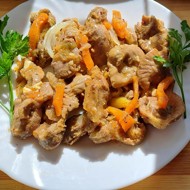 Куриные желудки тушеные с луком и морковью