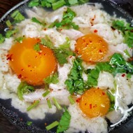 Куриный бульон с яйцом