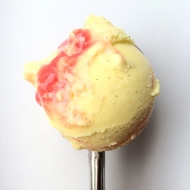 Лимонный замороженный йогурт с прослойкой из красной смородины