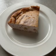 Малиновая творожная запеканка с ананасом