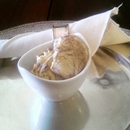 Мороженое из коричневого сахара с бальзамическим уксусом