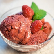 Мороженое из замороженных ягод и йогурта