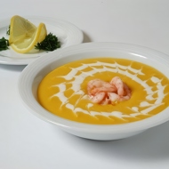 Нежный крем суп из форели с креветками