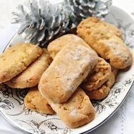 Новогоднее печенье с кедровыми орешками и розмарином