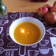 Острый яблочно-морковный суп