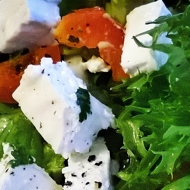 Овощной салат с сербской брынзой