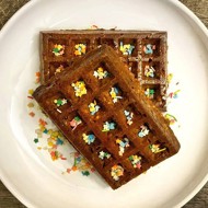 Овсяные вафли с изюмом и фундуком