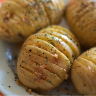Печеный картофель с розмарином и оливковым маслом