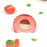 Пирожные «Клубника — томат — базилик»