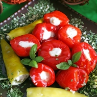 Разноцветные перцы фаршированные нежной сырно-чесночной начинкой